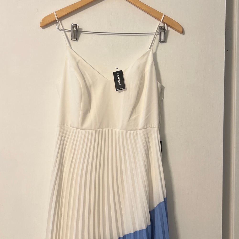 Express Blue and Cream Colorblock Maxi Dress - Picture 8 of 10